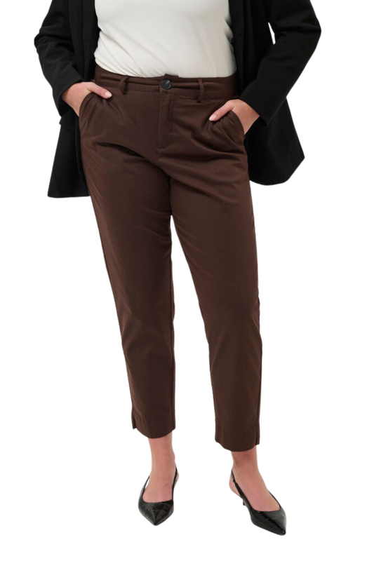 Leana Chino Brúnar