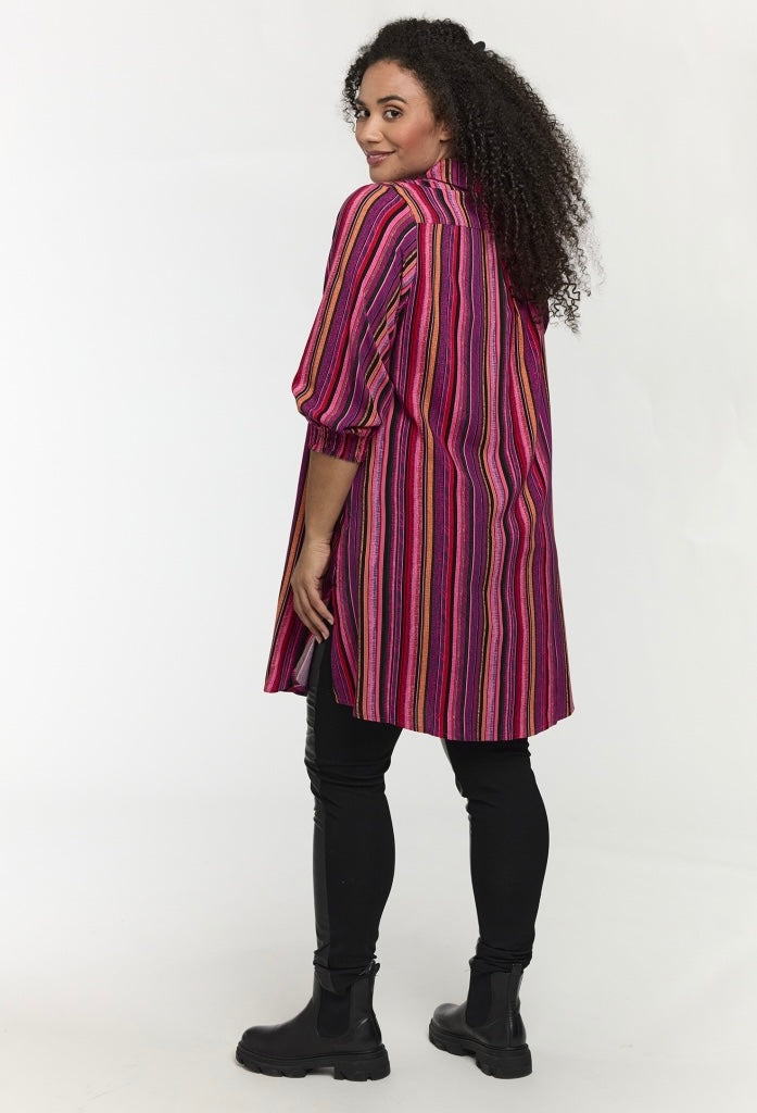 Emilie skjúrta pink stríput