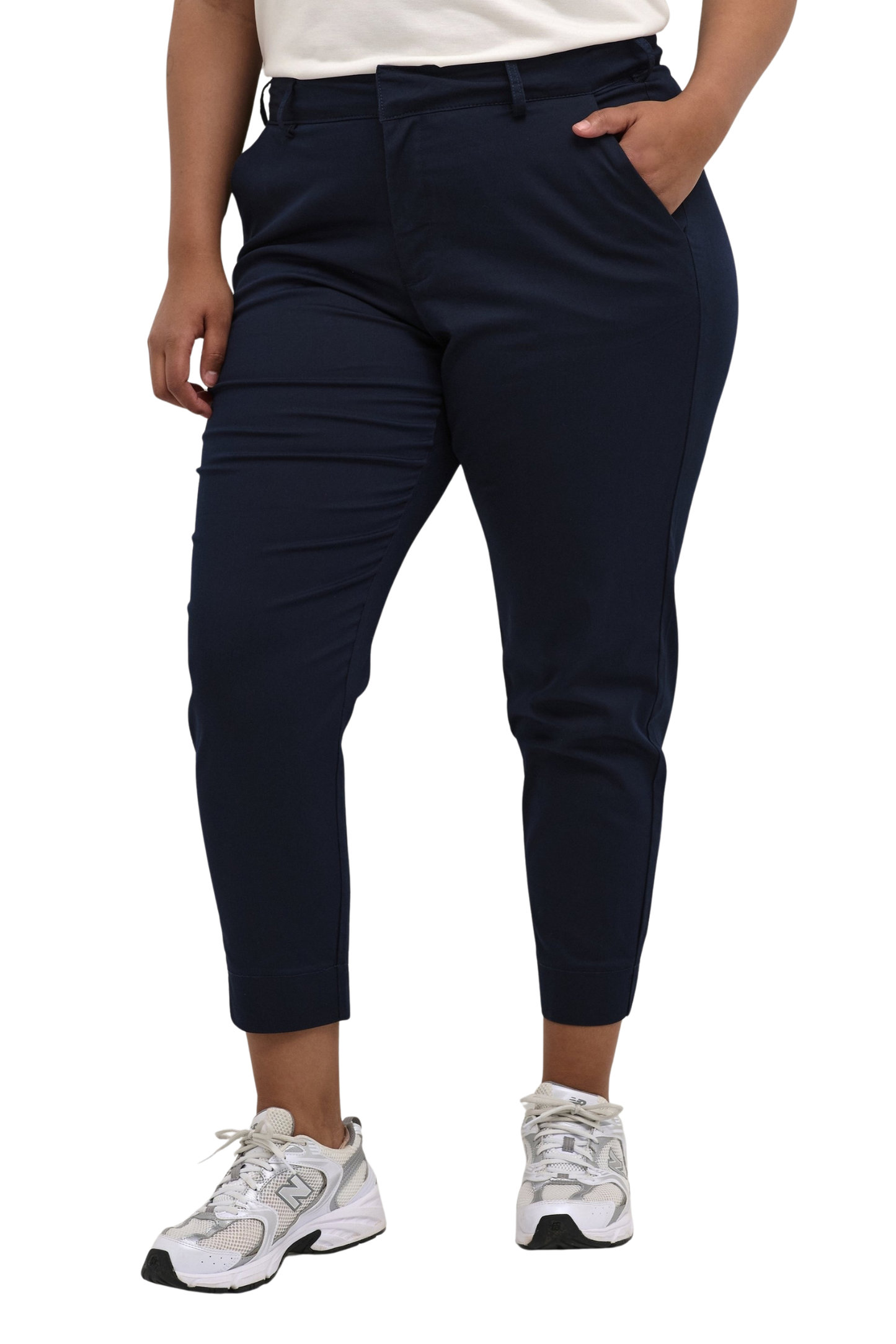 Leana Chino Buksir Navy