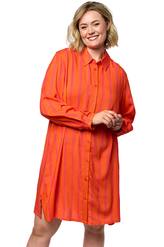 Natasja lang skjúrta